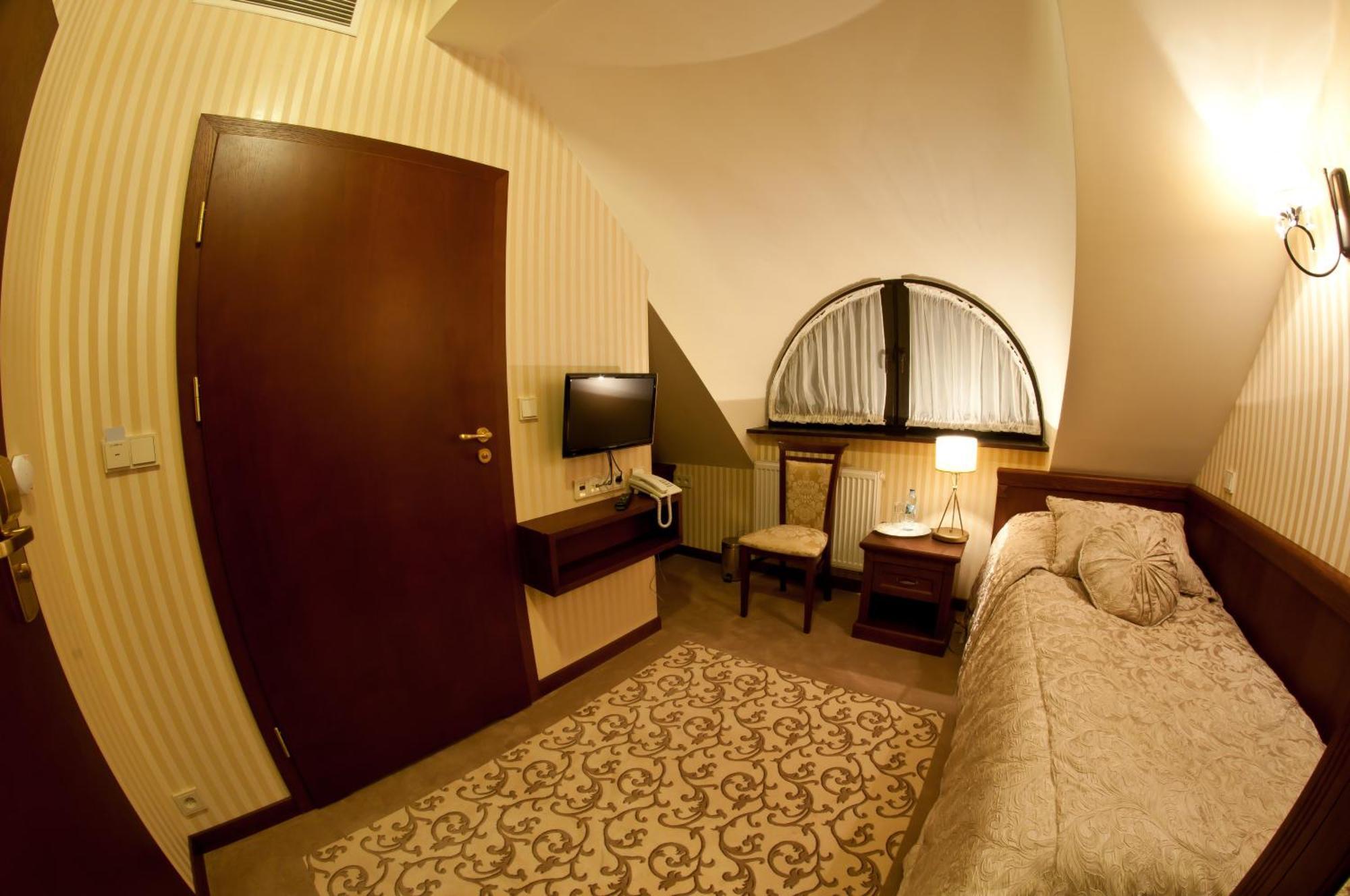 Dwor Kresowy Hotel Radymno Luaran gambar