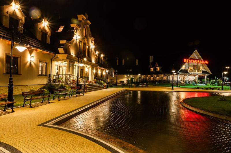 Dwor Kresowy Hotel Radymno Luaran gambar