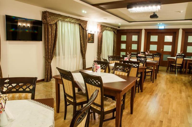 Dwor Kresowy Hotel Radymno Luaran gambar